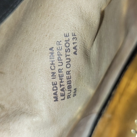 Women's Michael Kors Black Leather Size 9M 5 inch Heels - Picture 10 of 12